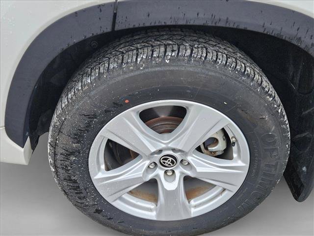 Used 2020 Toyota Highlander LE image 18