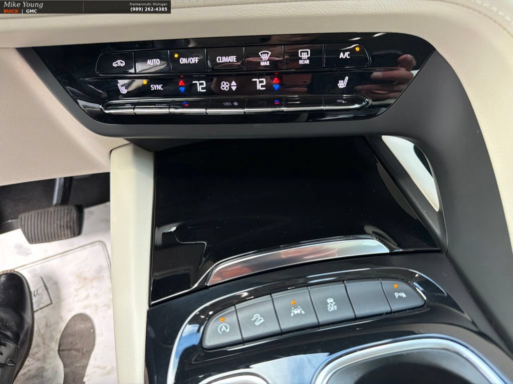 Used 2023 Buick Envision Preferred AWD/4WD image 22