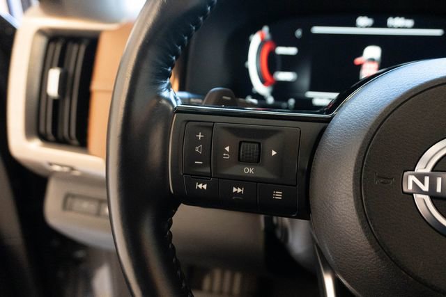 Used 2023 Nissan Pathfinder Platinum w/ Cargo Package image 27