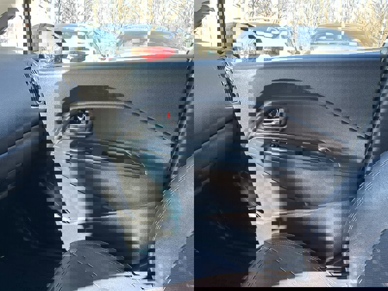 Used 2013 Kia Rio SX w/ Premium Pkg image 12