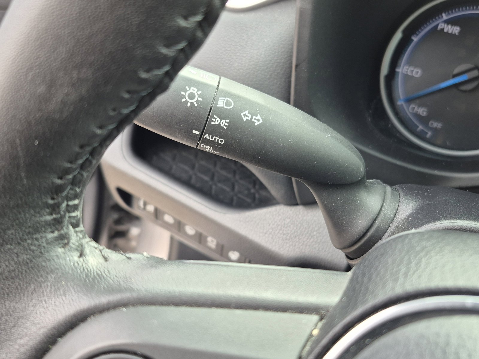 Used 2022 Toyota RAV4 XSE AWD/4WD image 35