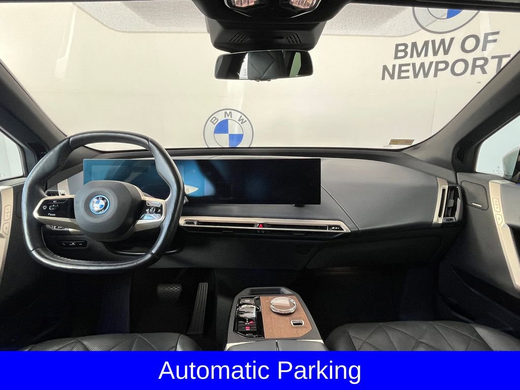 Used 2023 BMW iX xDrive50 w/ Premium Package AWD/4WD image 10