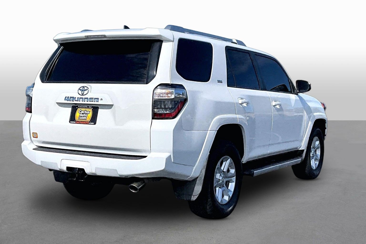 Used 2016 Toyota 4Runner SR5 w/ Convenience Package AWD/4WD image 2
