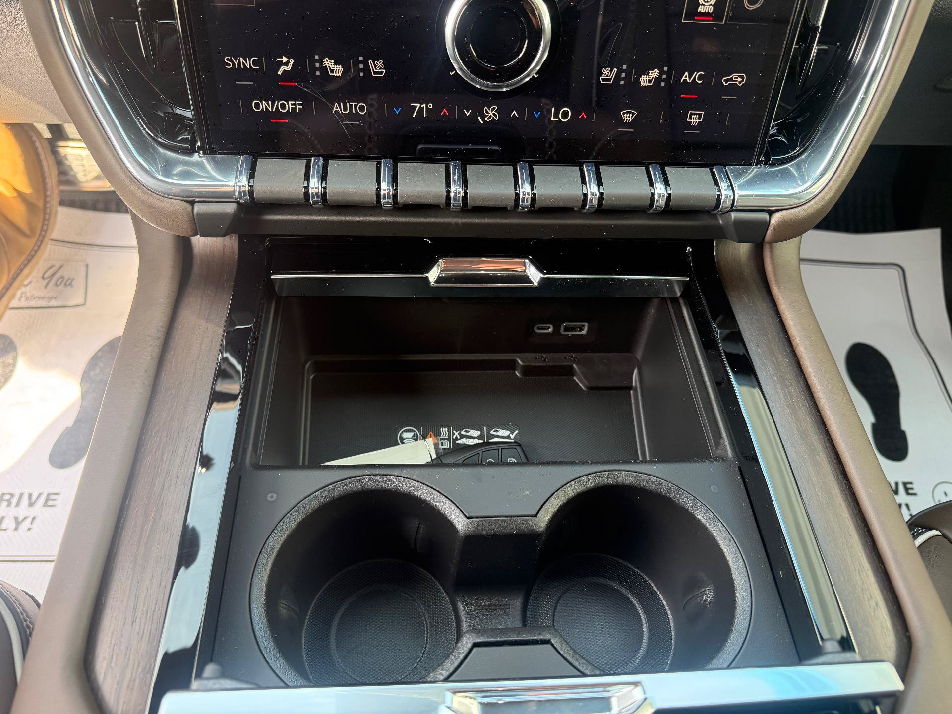New 2027 GMC Yukon XL Denali Ultimate AWD/4WD image 25