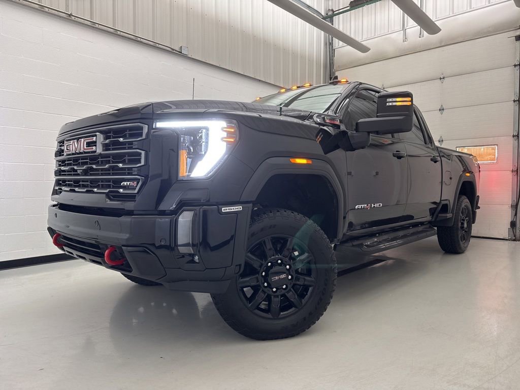 Used 2024 GMC Sierra 2500 AT4 w/ AT4 Preferred Package AWD/4WD image 3