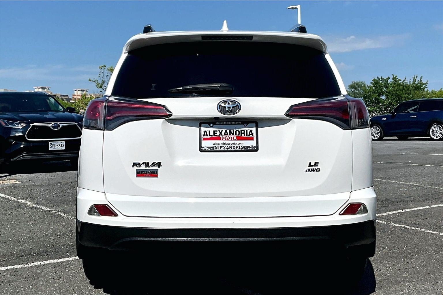 Used 2016 Toyota RAV4 LE AWD/4WD image 4