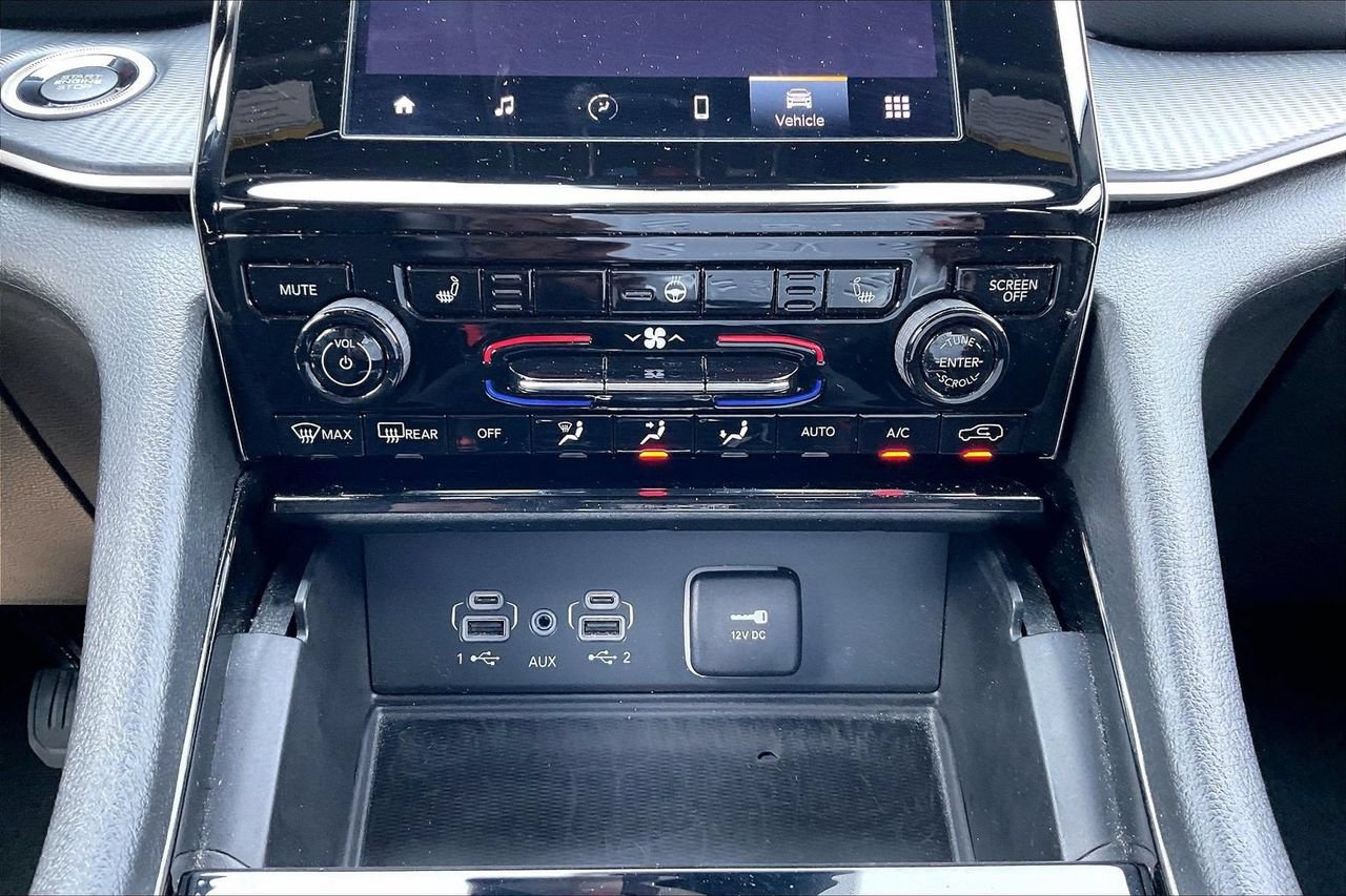 Certified 2023 Jeep Grand Cherokee Altitude AWD/4WD image 18