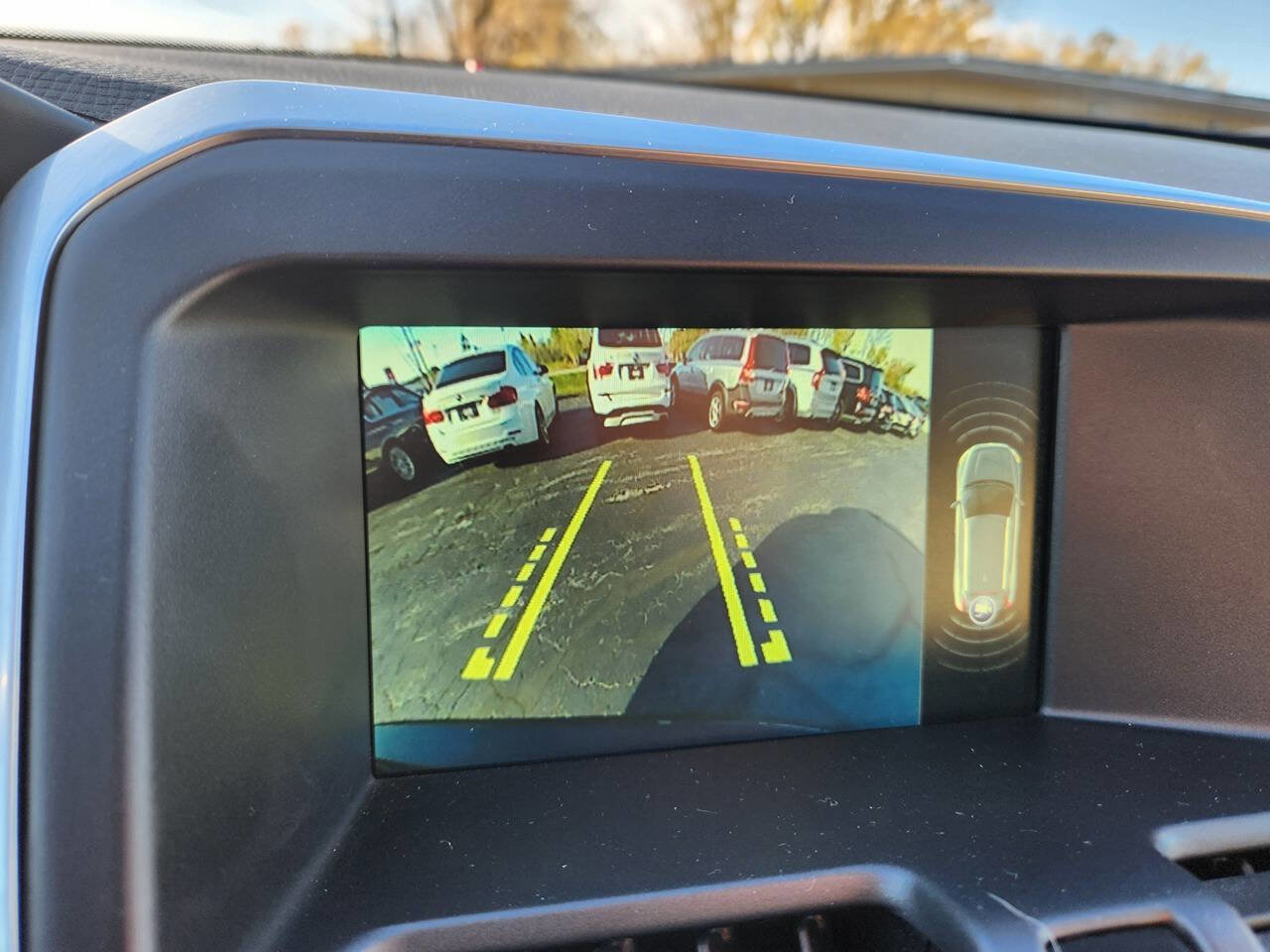 Used 2016 Volvo XC60 T5 Premier w/ Proximity Package image 11