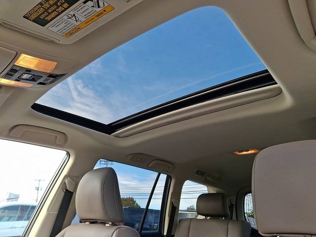 Used 2023 Lexus GX 460 Premium w/ Accessory Package image 16