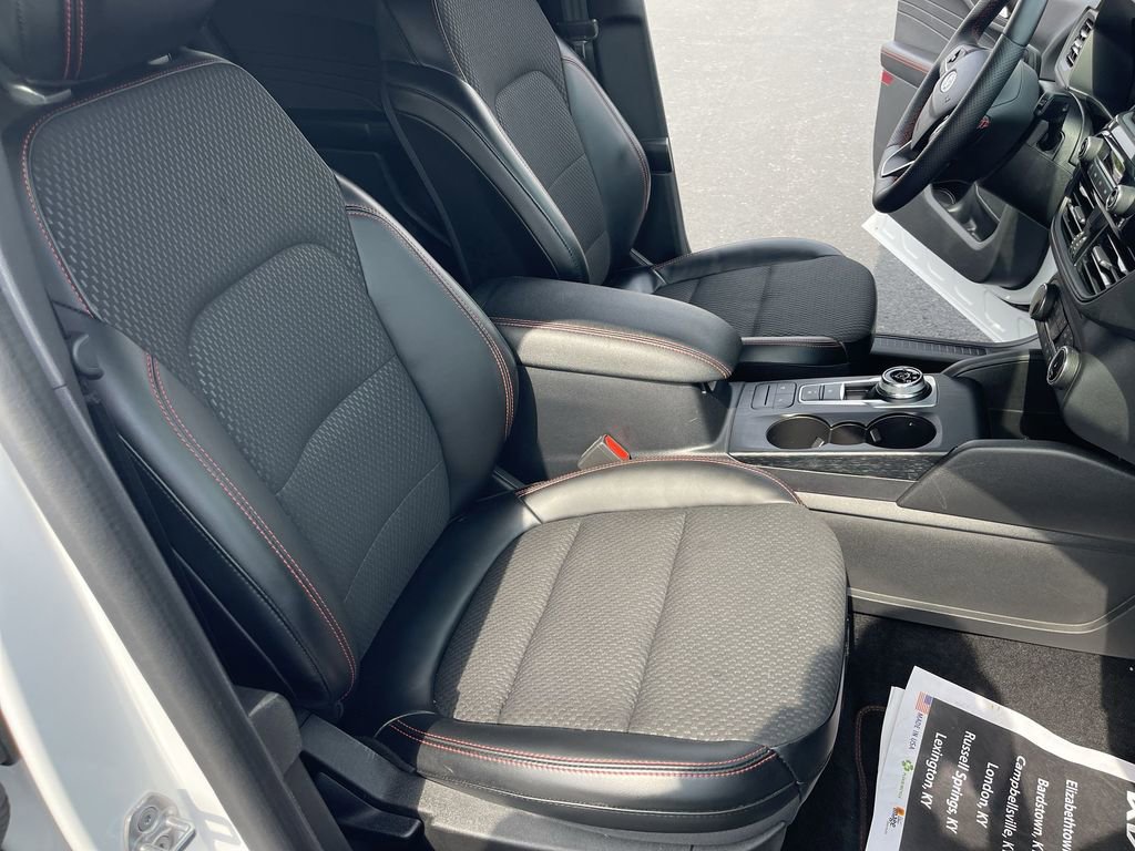 Used 2023 Ford Escape ST-Line image 23