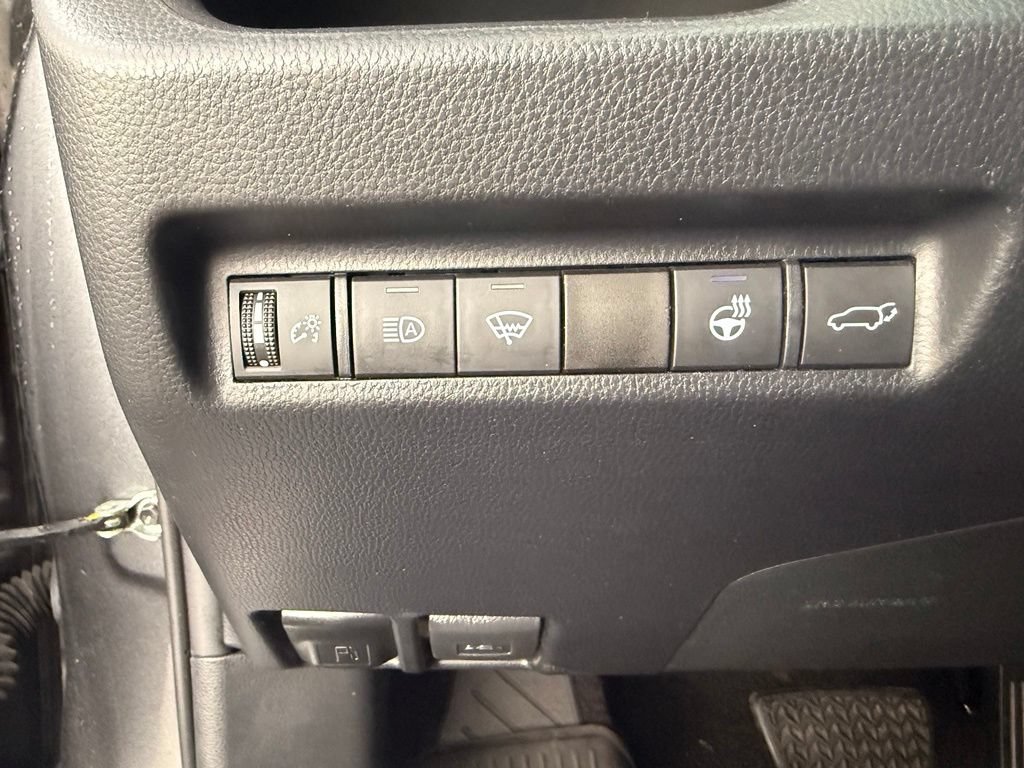 Used 2021 Toyota RAV4 XLE w/ Convenience Package AWD/4WD image 22