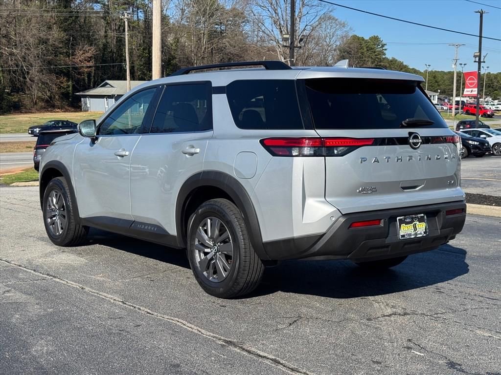 Certified 2024 Nissan Pathfinder SV image 5