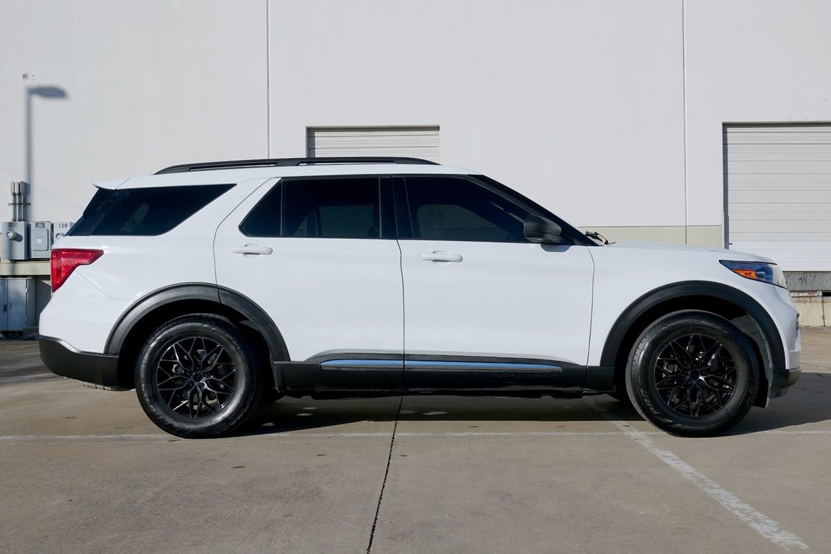 Used 2020 Ford Explorer XLT image 13