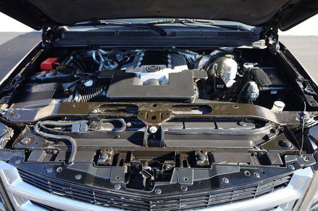 Used 2015 Cadillac Escalade Luxury AWD/4WD image 10