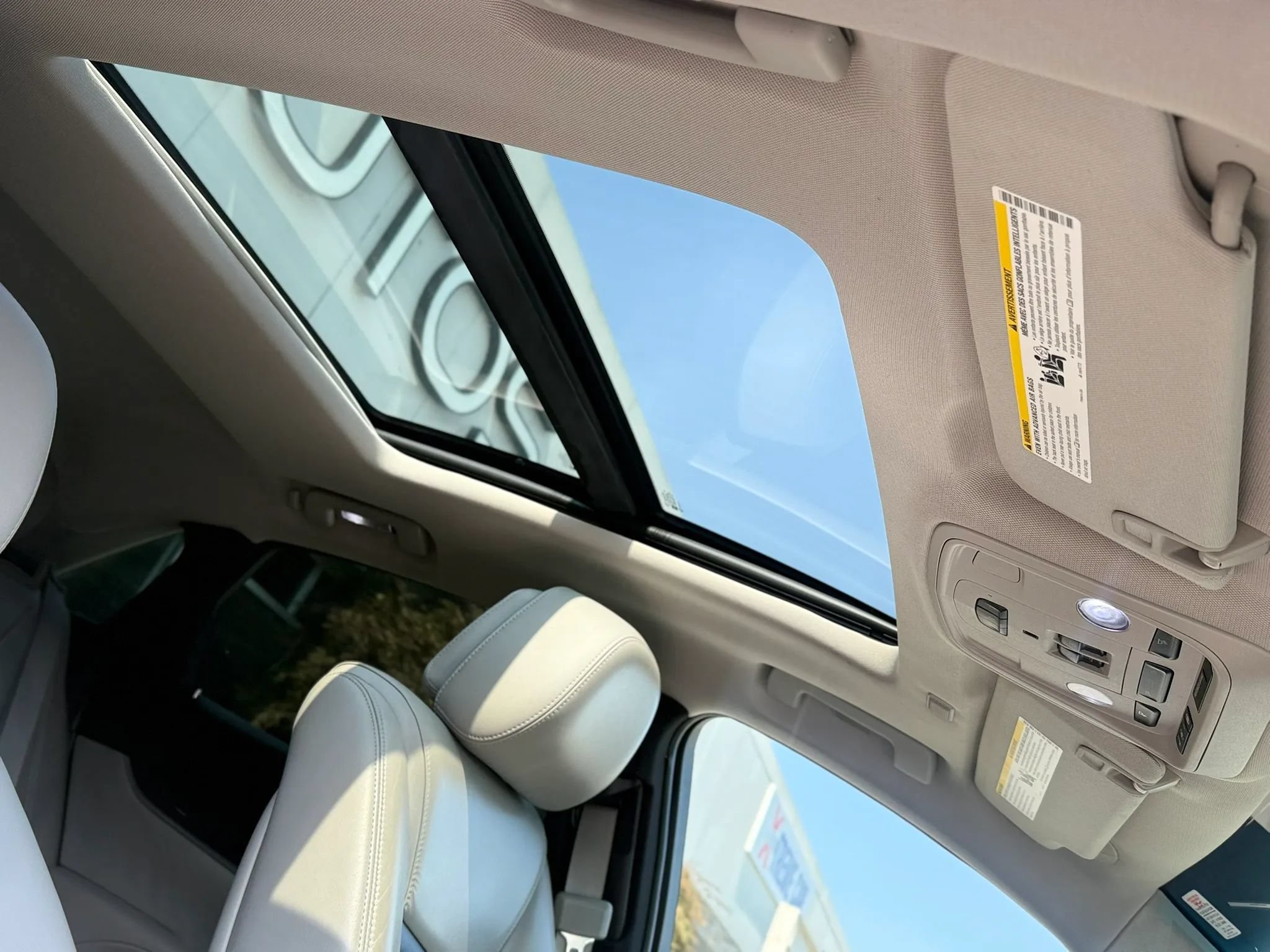 Used 2013 Cadillac XTS Luxury w/ Driver Awareness Package FWD image 12