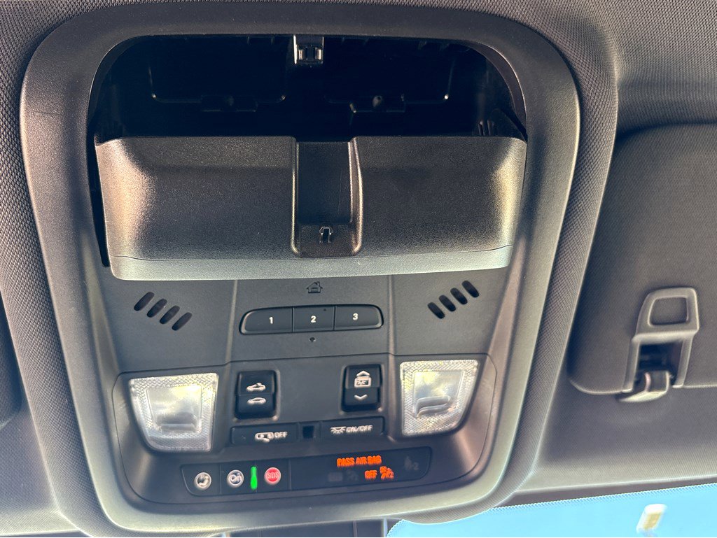 Certified 2023 Chevrolet Equinox Premier FWD image 35