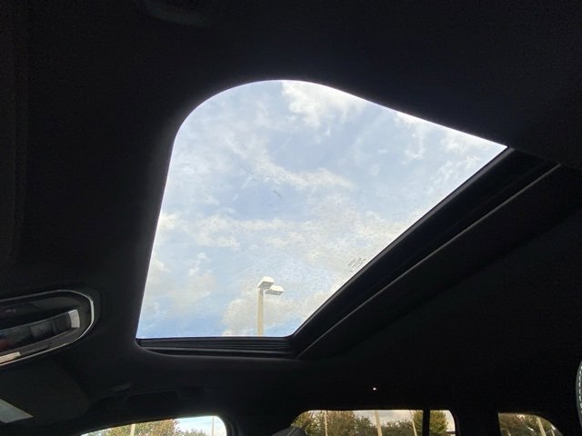 Used 2025 Jeep Grand Cherokee Laredo X w/ Luxury Tech Group I image 19