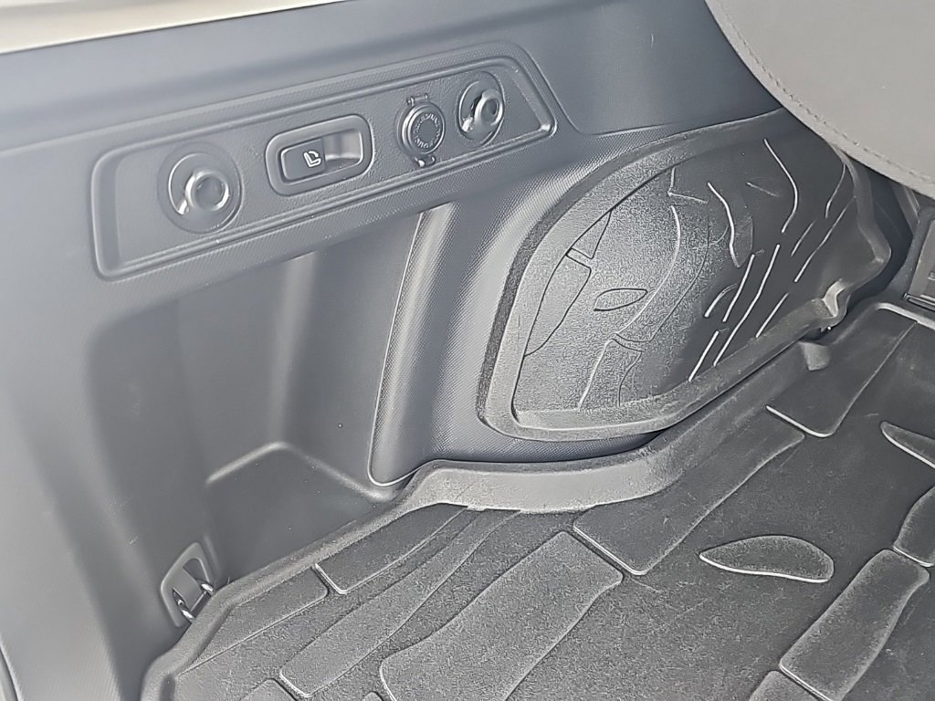 Used 2022 Subaru Forester Limited image 9