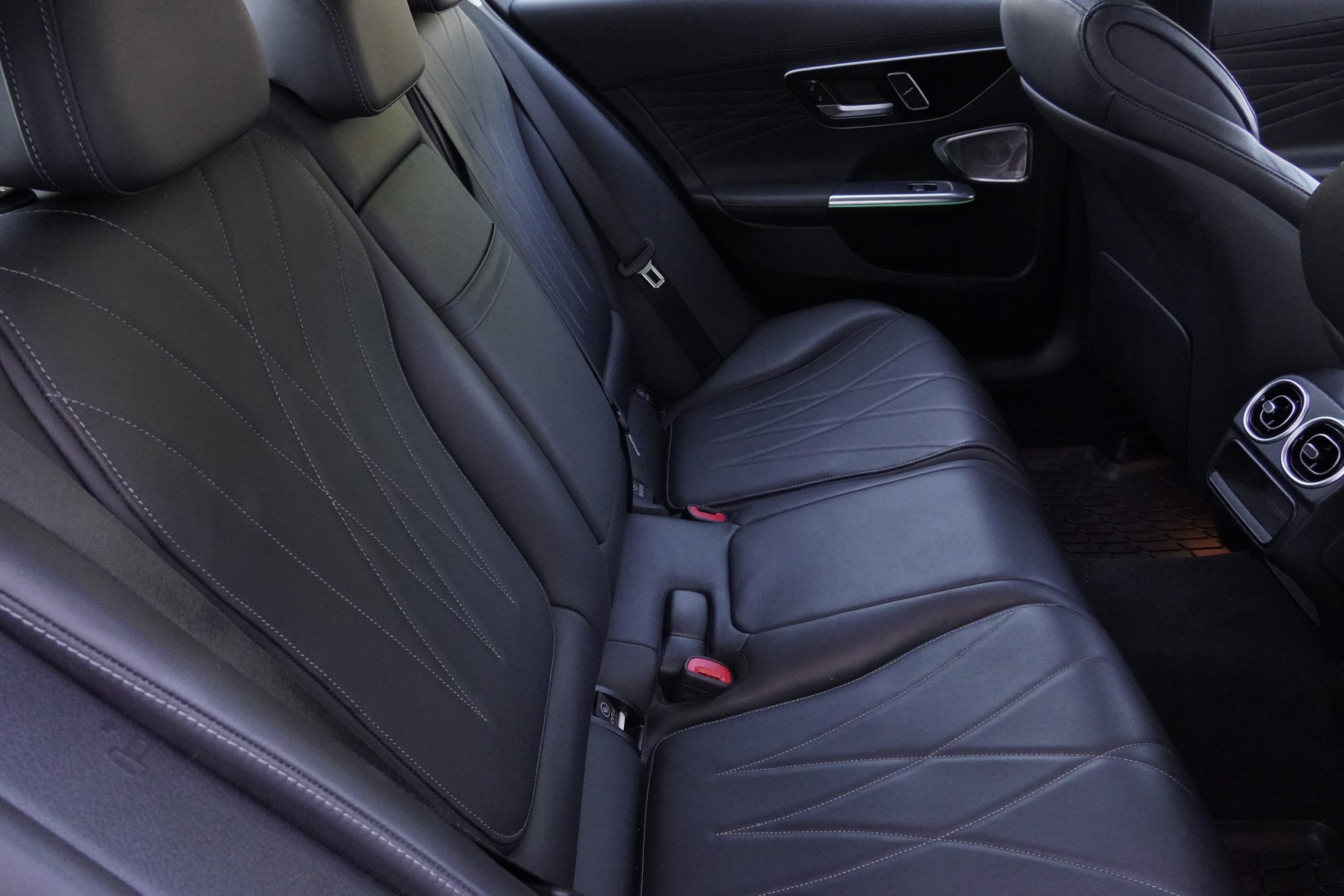 Used 2022 Mercedes-Benz C 300 Sedan image 35