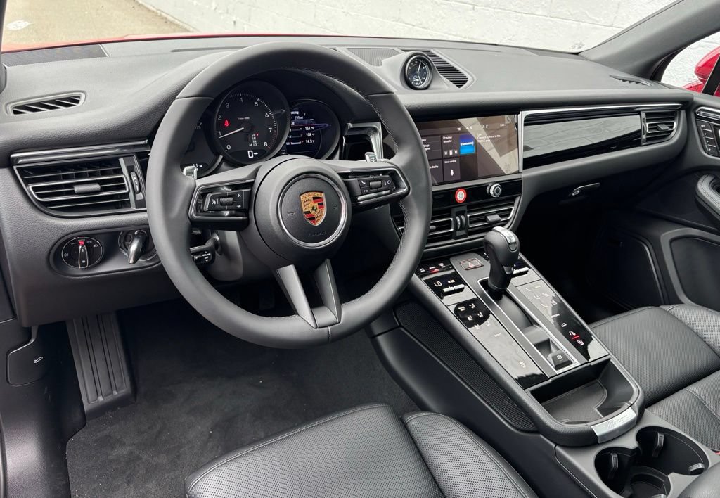 New 2026 Porsche Macan AWD/4WD image 4