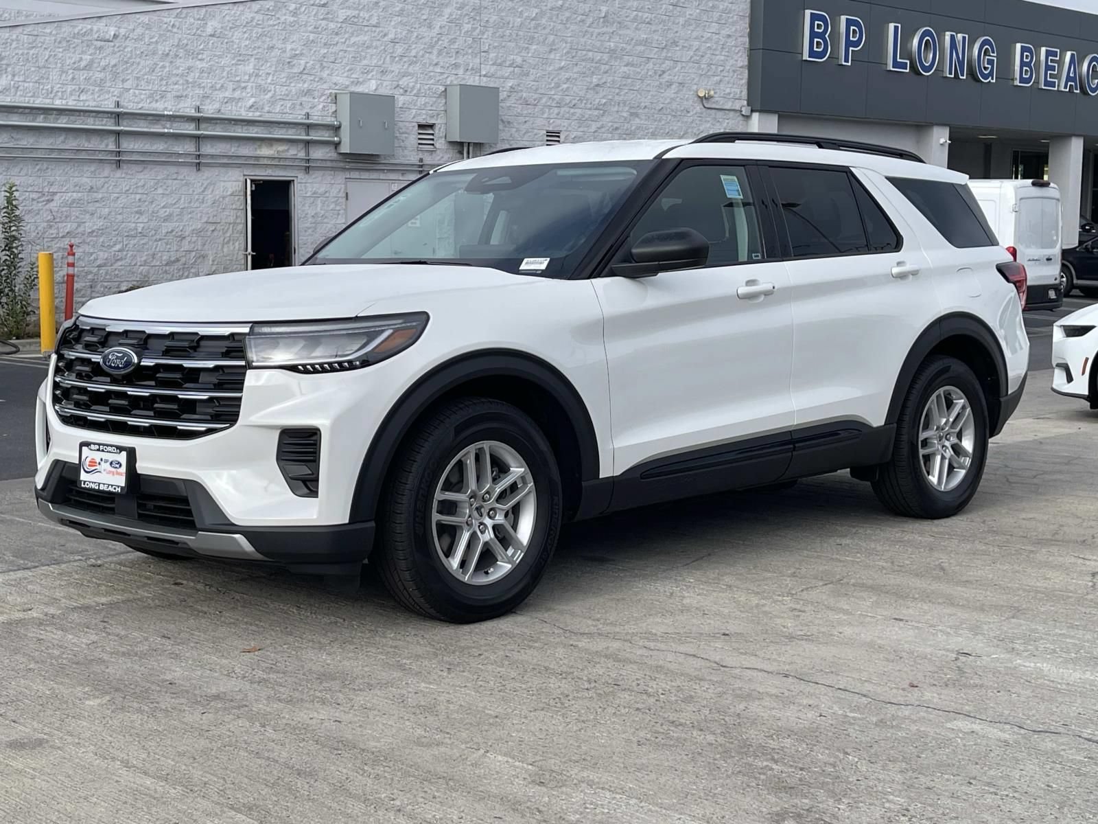 New 2026 Ford Explorer Active RWD image 5