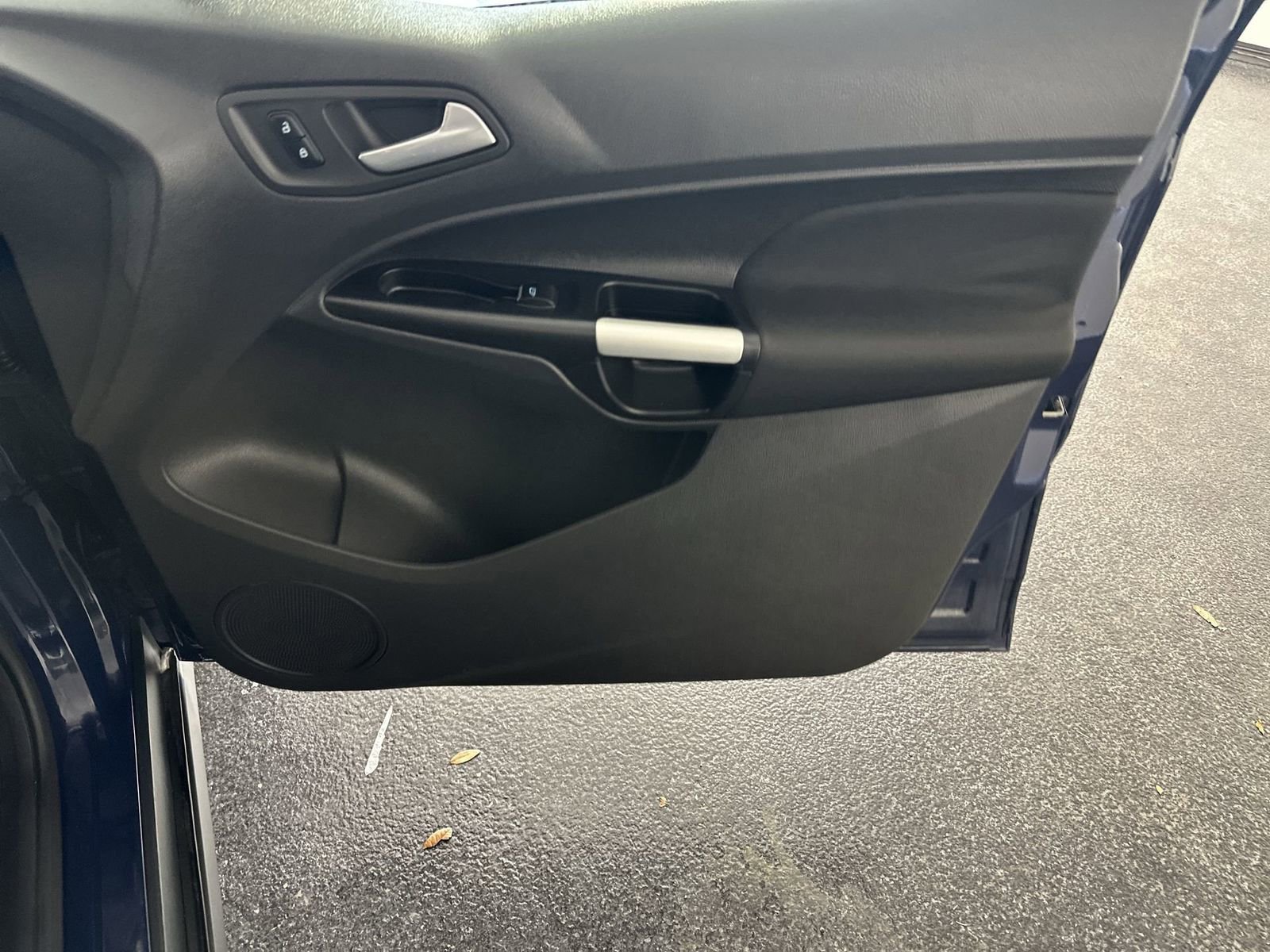 Used 2016 Ford Transit Connect XLT image 33