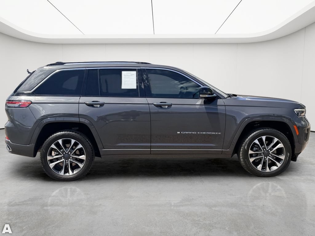 Certified 2024 Jeep Grand Cherokee Overland w/ Luxury Tech Group IV AWD/4WD image 7