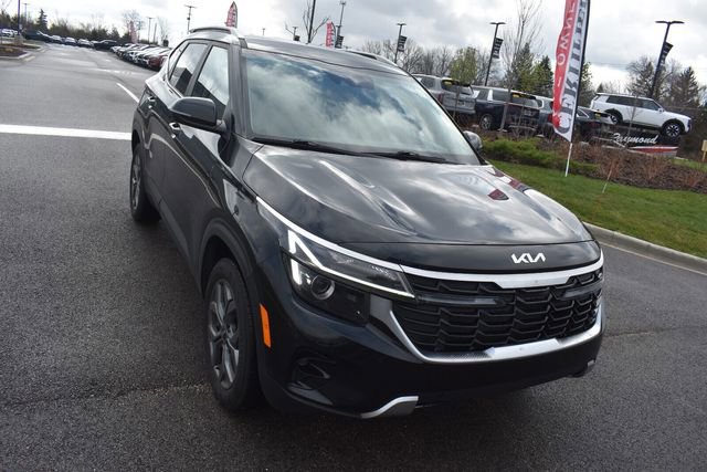 Certified 2024 Kia Seltos S image 9