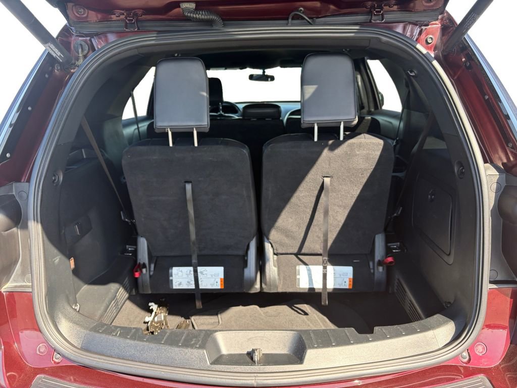Used 2019 Ford Explorer XLT w/ Equipment Group 202A FWD image 19