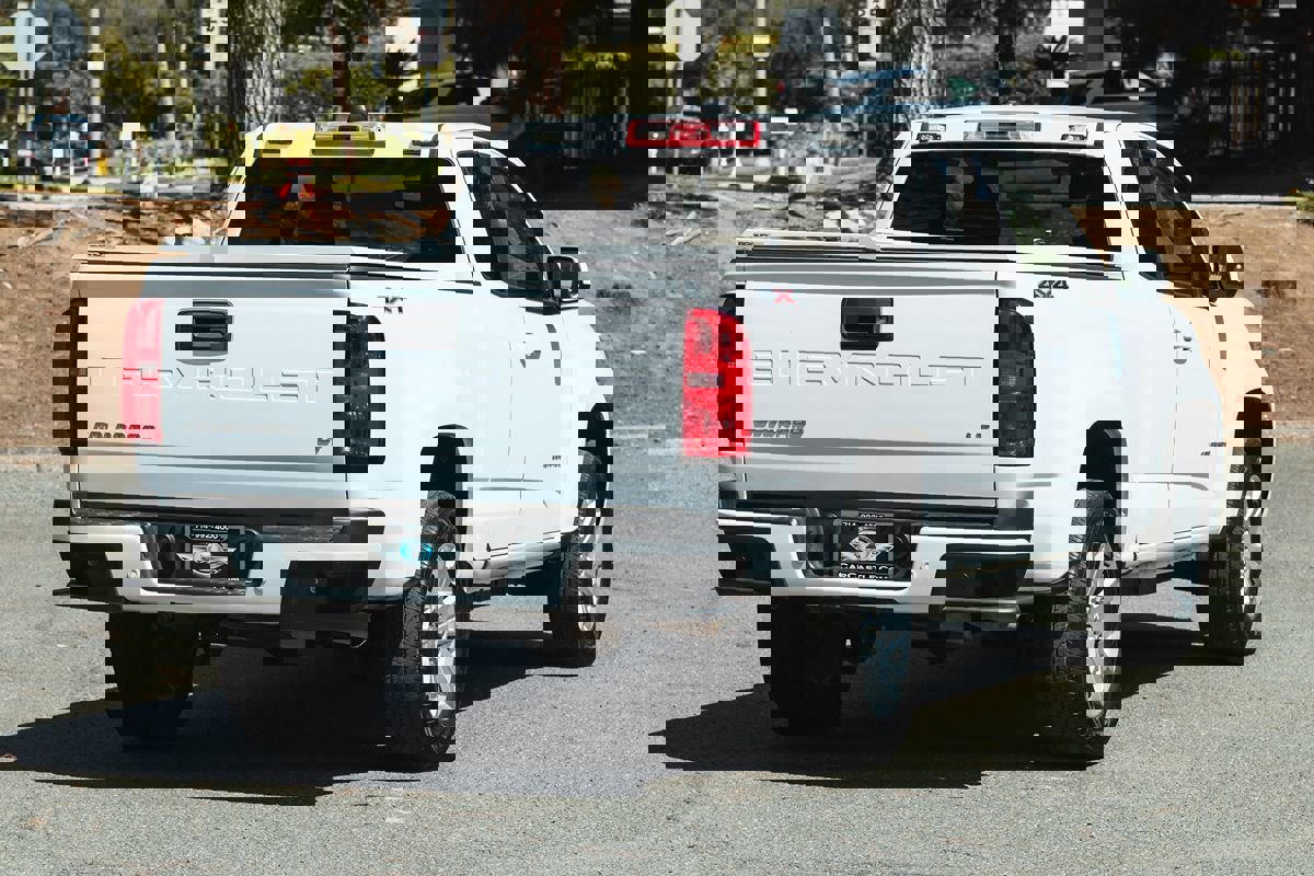 Used 2021 Chevrolet Colorado LT w/ Fleet Safety Package image 11