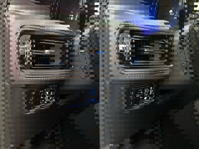 New 2025 Lincoln Aviator AWD w/ Equipment Group 101A image 24