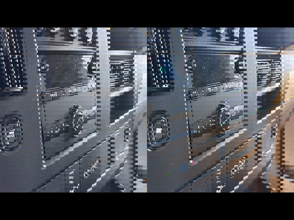 Used 2022 Chevrolet Express 2500 Extended image 16