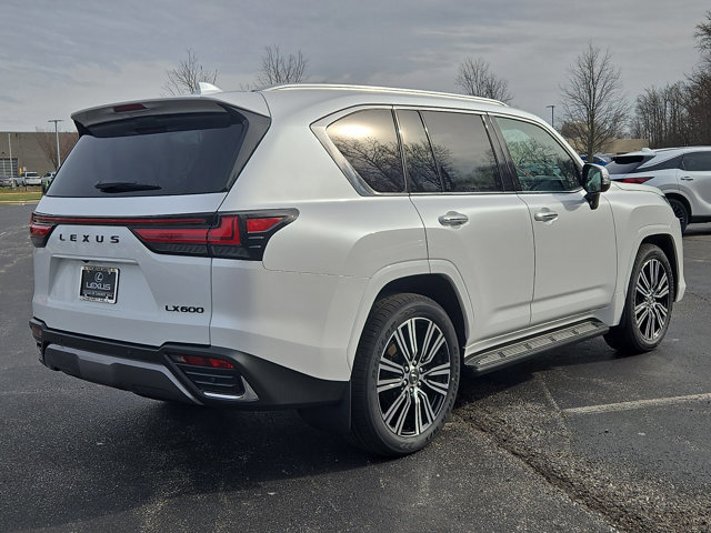 New 2025 Lexus LX 600 4WD w/ Luxury Package image 4