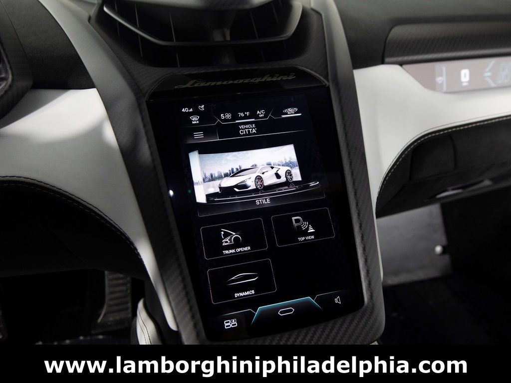 Used 2024 Lamborghini Revuelto image 23