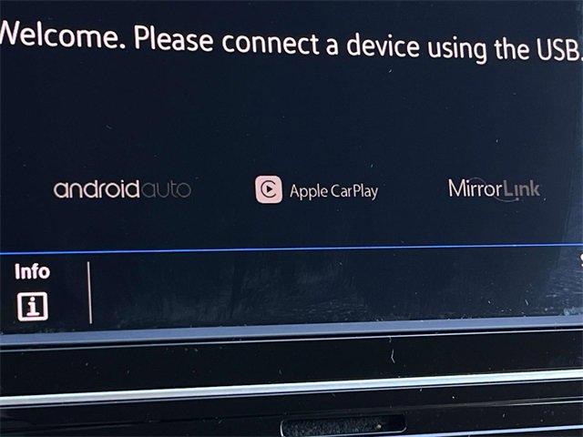 Used 2018 Volkswagen Tiguan S image 24