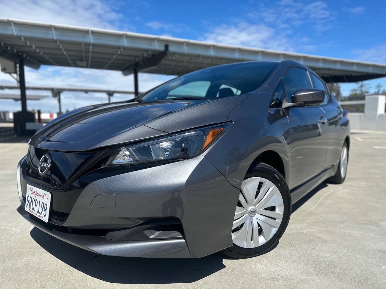 Used 2025 Nissan Leaf S FWD image 1
