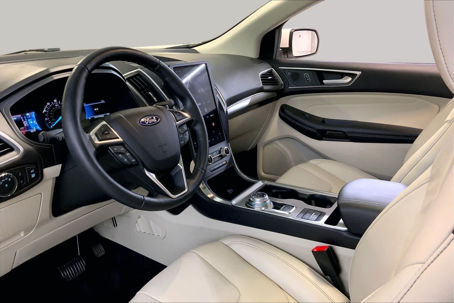 Used 2022 Ford Edge Titanium AWD/4WD image 17