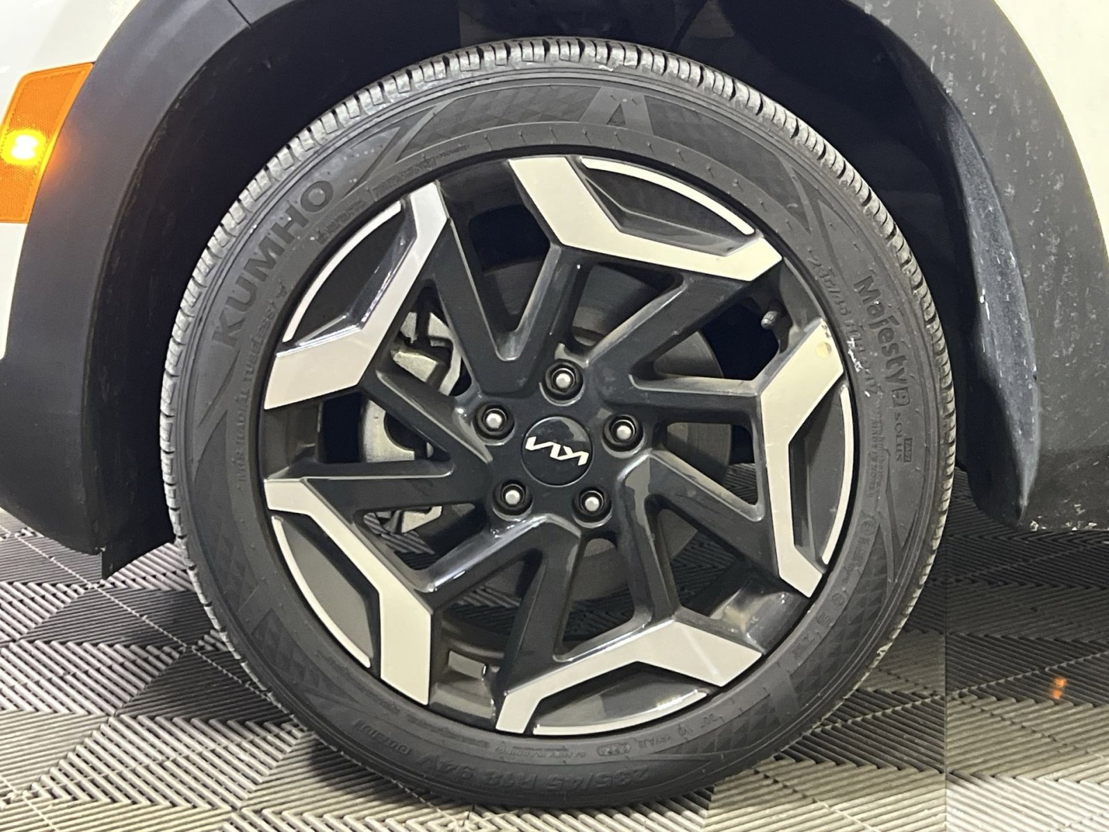 Used 2025 Kia Seltos SX w/ SX Sunroof Package image 10