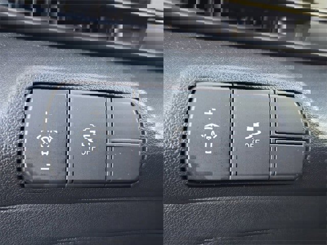 Certified 2025 Hyundai Elantra Sport image 26