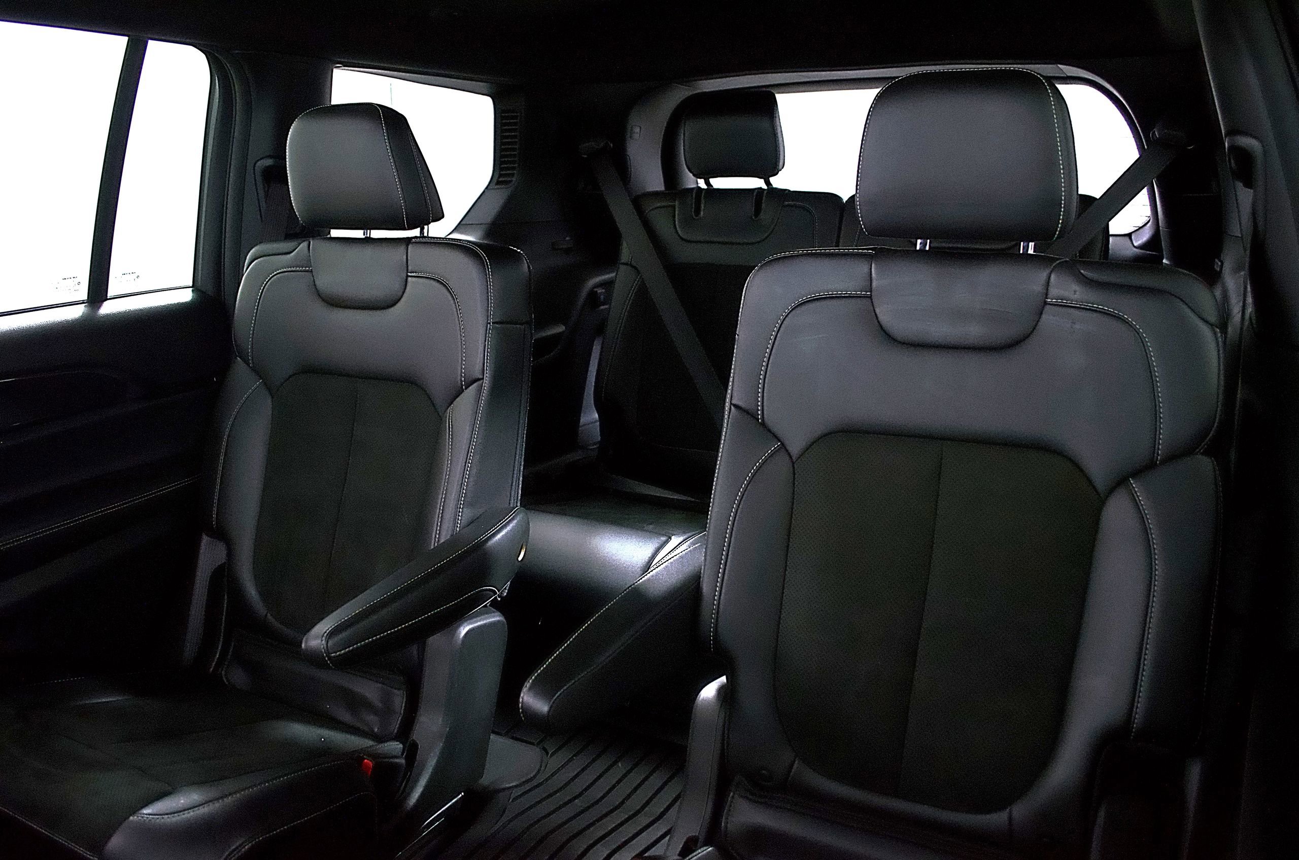 Used 2021 Jeep Grand Cherokee L Laredo image 17
