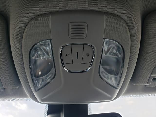 Used 2022 Jeep Compass Latitude image 30