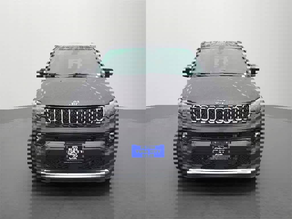 Used 2024 Jeep Compass Limited image 2