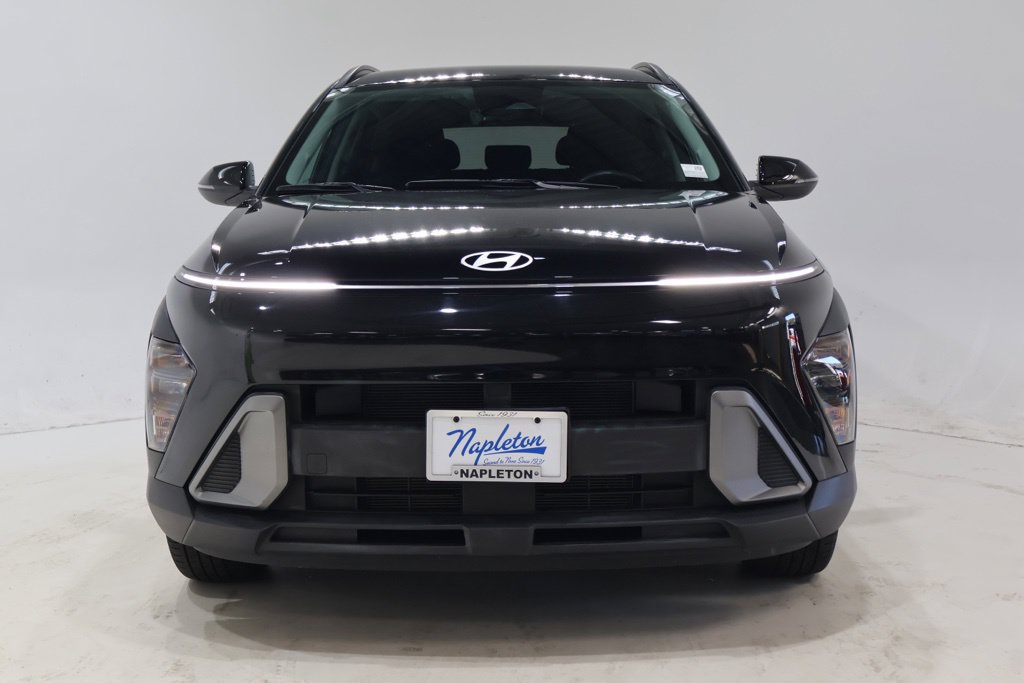 Used 2024 Hyundai Kona SEL w/ Convenience Package FWD image 2