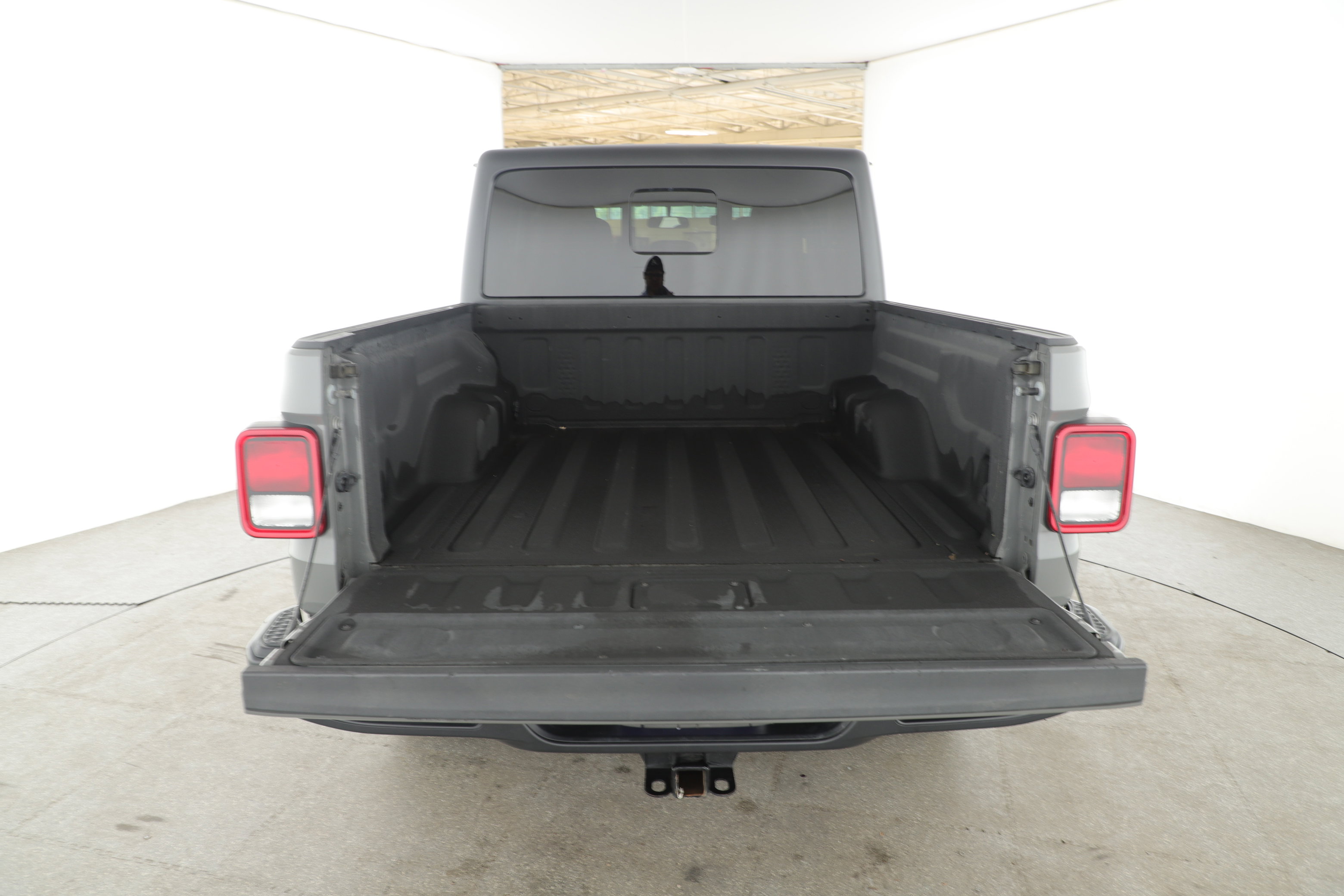 Used 2023 Jeep Gladiator Willys image 5