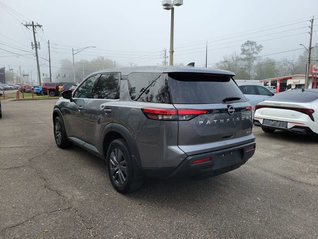 Used 2024 Nissan Pathfinder S AWD/4WD image 3