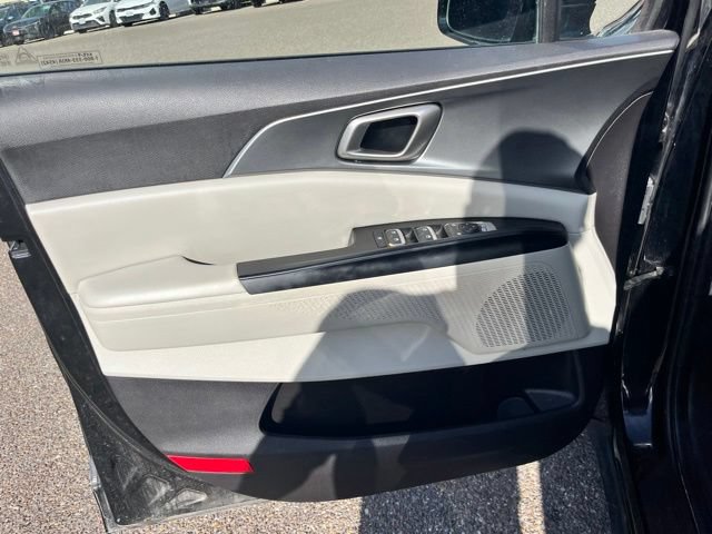 Used 2024 Kia Carnival LX FWD image 9