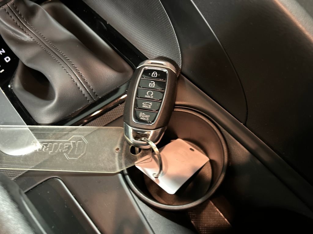 Used 2023 Hyundai Elantra SEL w/ Cargo Package image 19