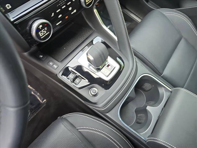 Certified 2024 Jaguar E-PACE R-Dynamic SE AWD/4WD image 25