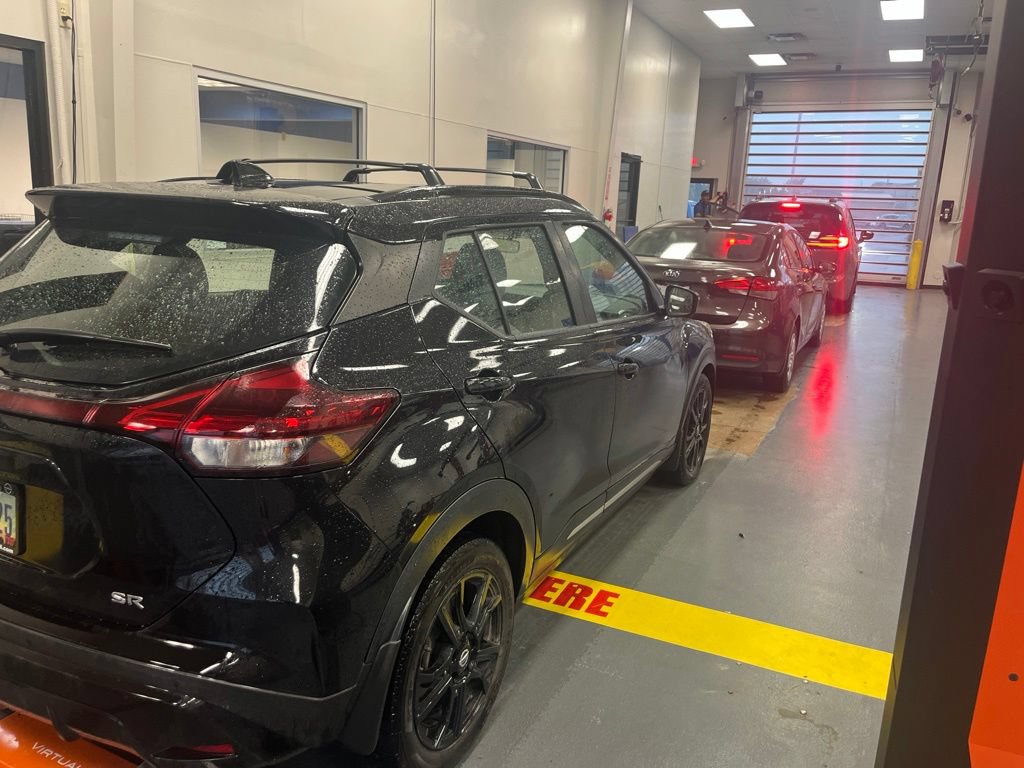 Used 2021 Nissan Kicks SR w/ SR Premium Package FWD image 7