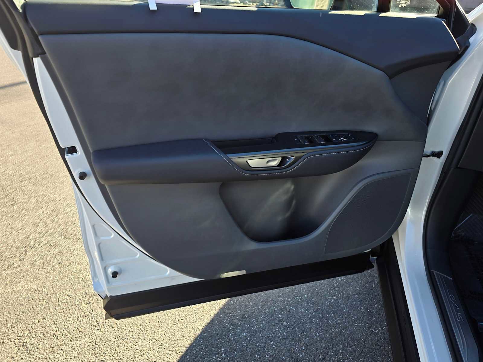 Used 2023 Lexus RZ 450e Premium image 24